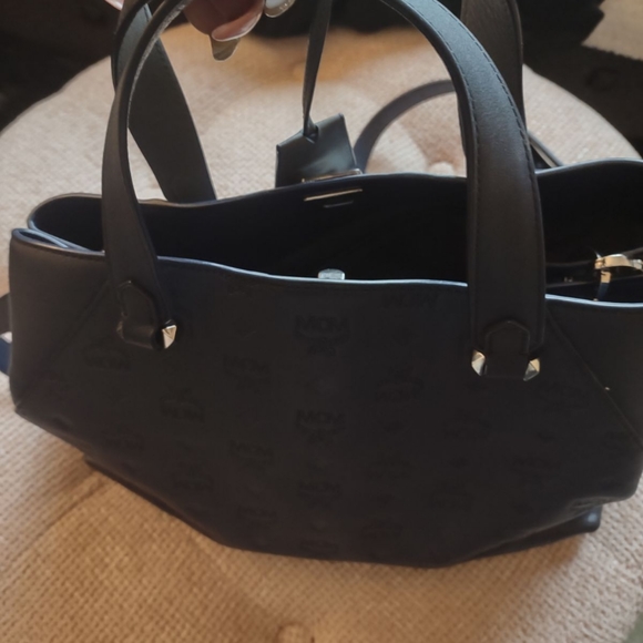 MCM - Picture 4 of 9